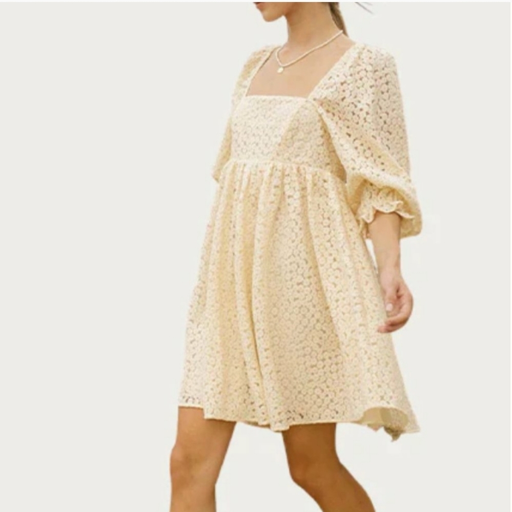 Storia Babydoll Puff Sleeve cream textured floral Lace romantic Dress size S